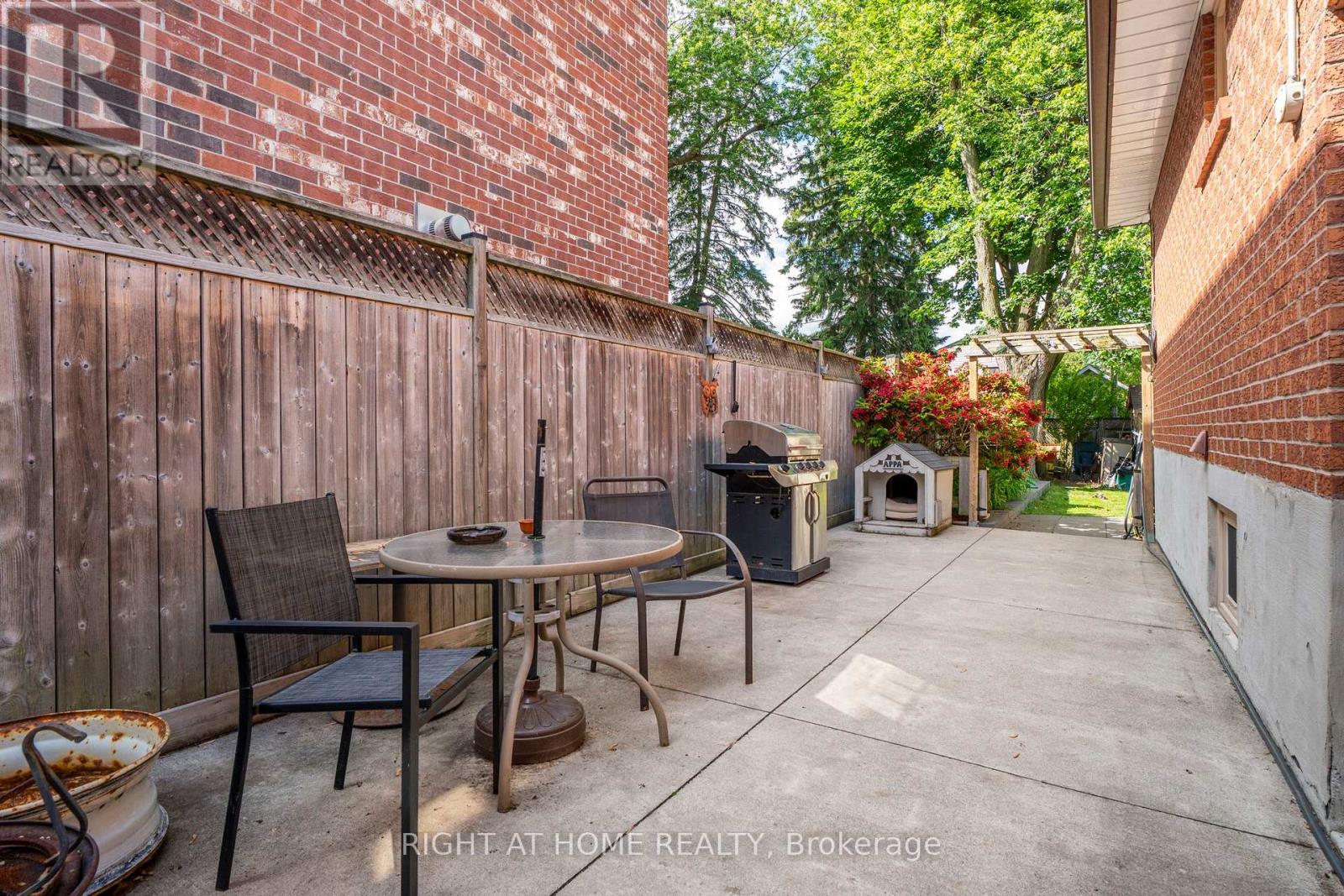 33 Benson Avenue, Mississauga, Ontario  L5H 2P3 - Photo 42 - W13440690