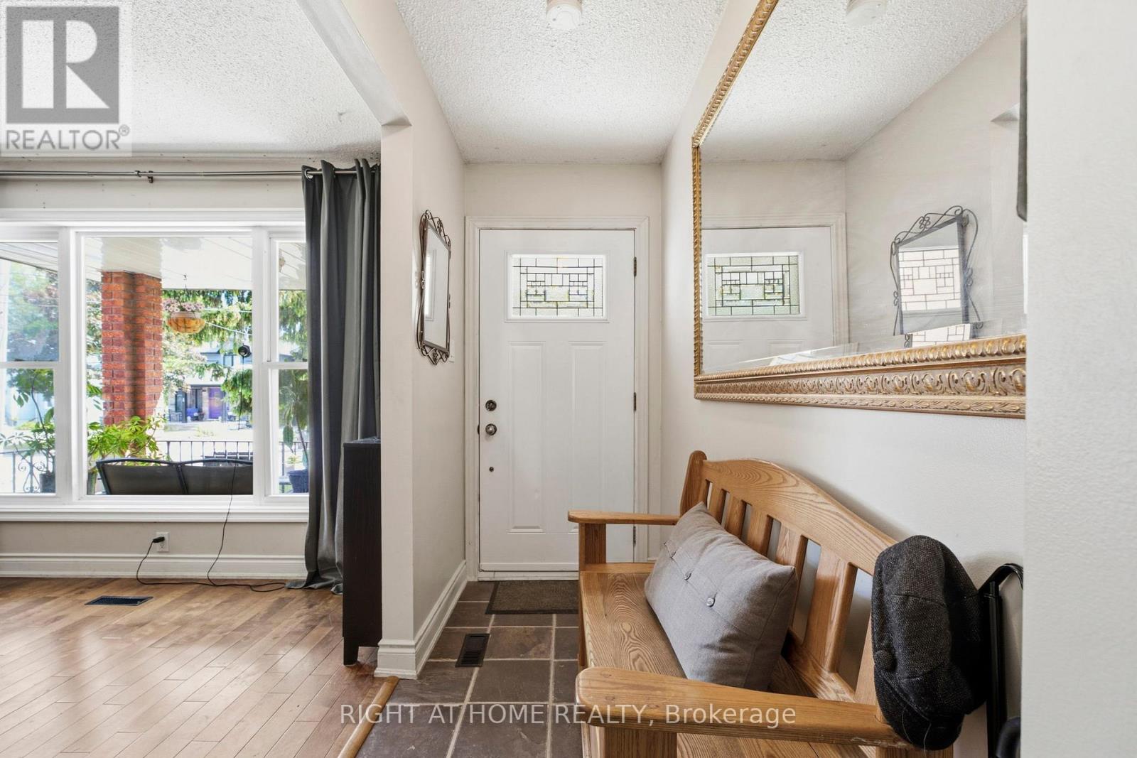 33 Benson Avenue, Mississauga, Ontario  L5H 2P3 - Photo 6 - W13440690