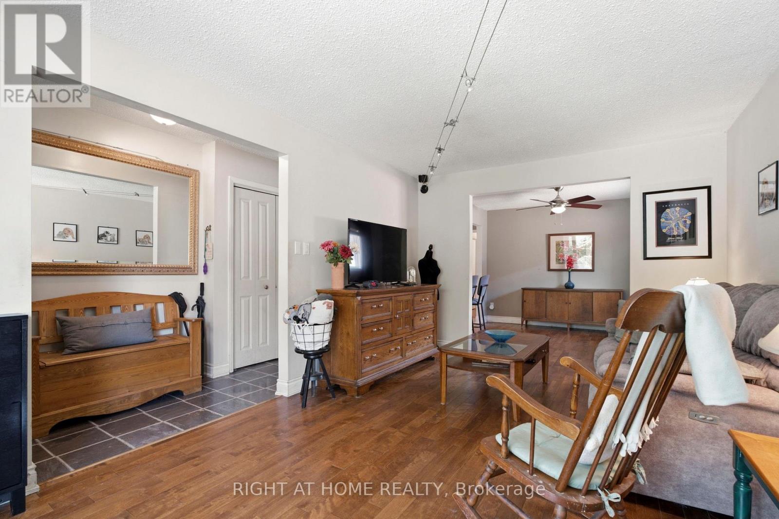 33 Benson Avenue, Mississauga, Ontario  L5H 2P3 - Photo 7 - W13440690