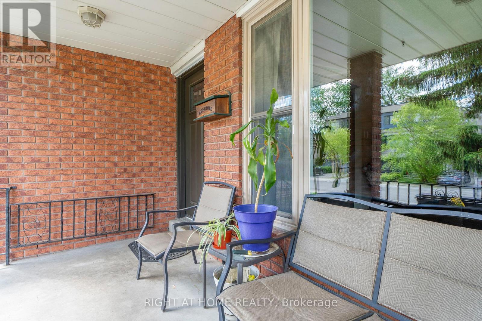 33 Benson Avenue, Mississauga, Ontario  L5H 2P3 - Photo 5 - W13440690