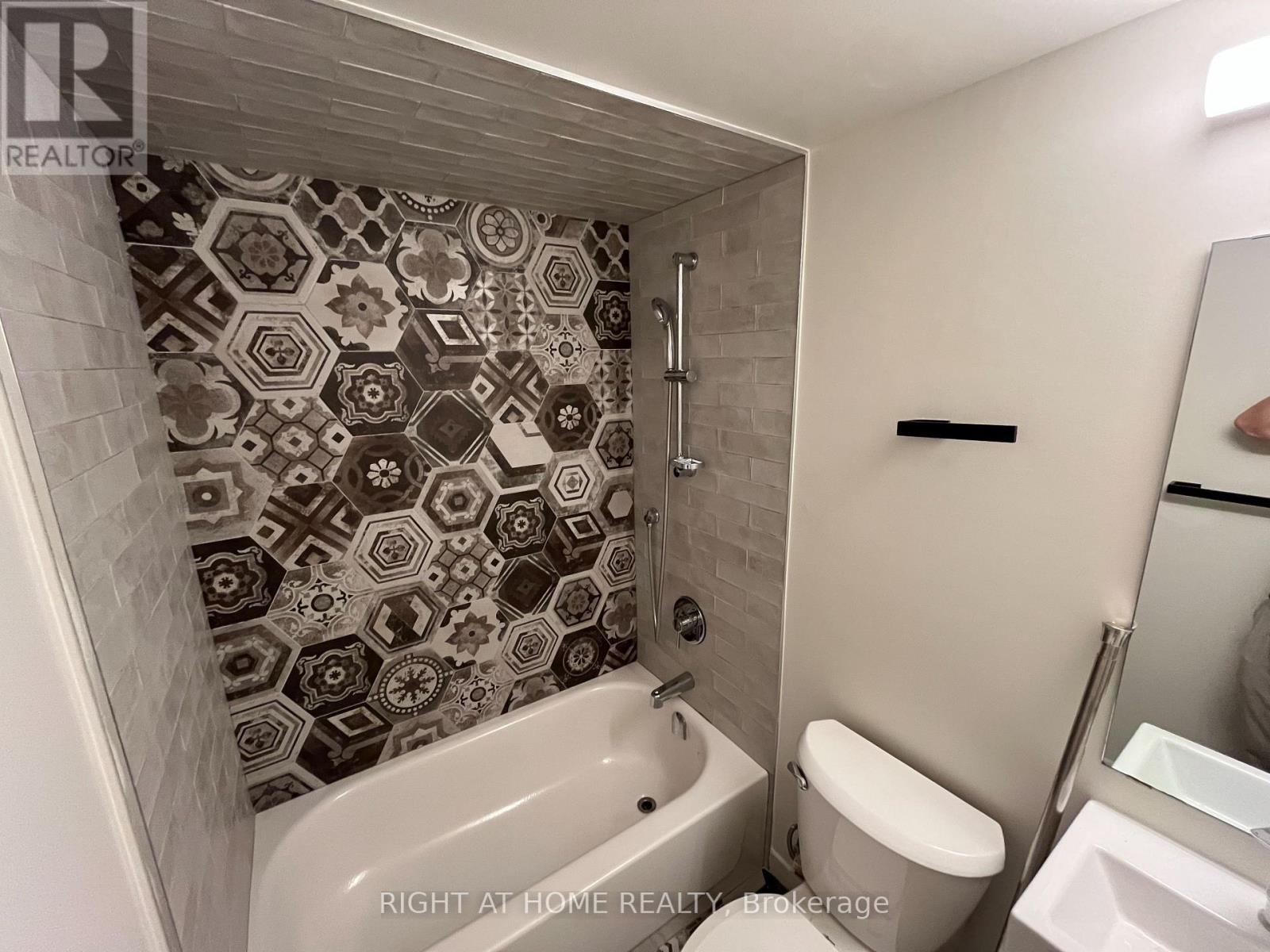 1 - 1258 Broadview Avenue, Toronto, Ontario  M4K 2T4 - Photo 7 - E13453676