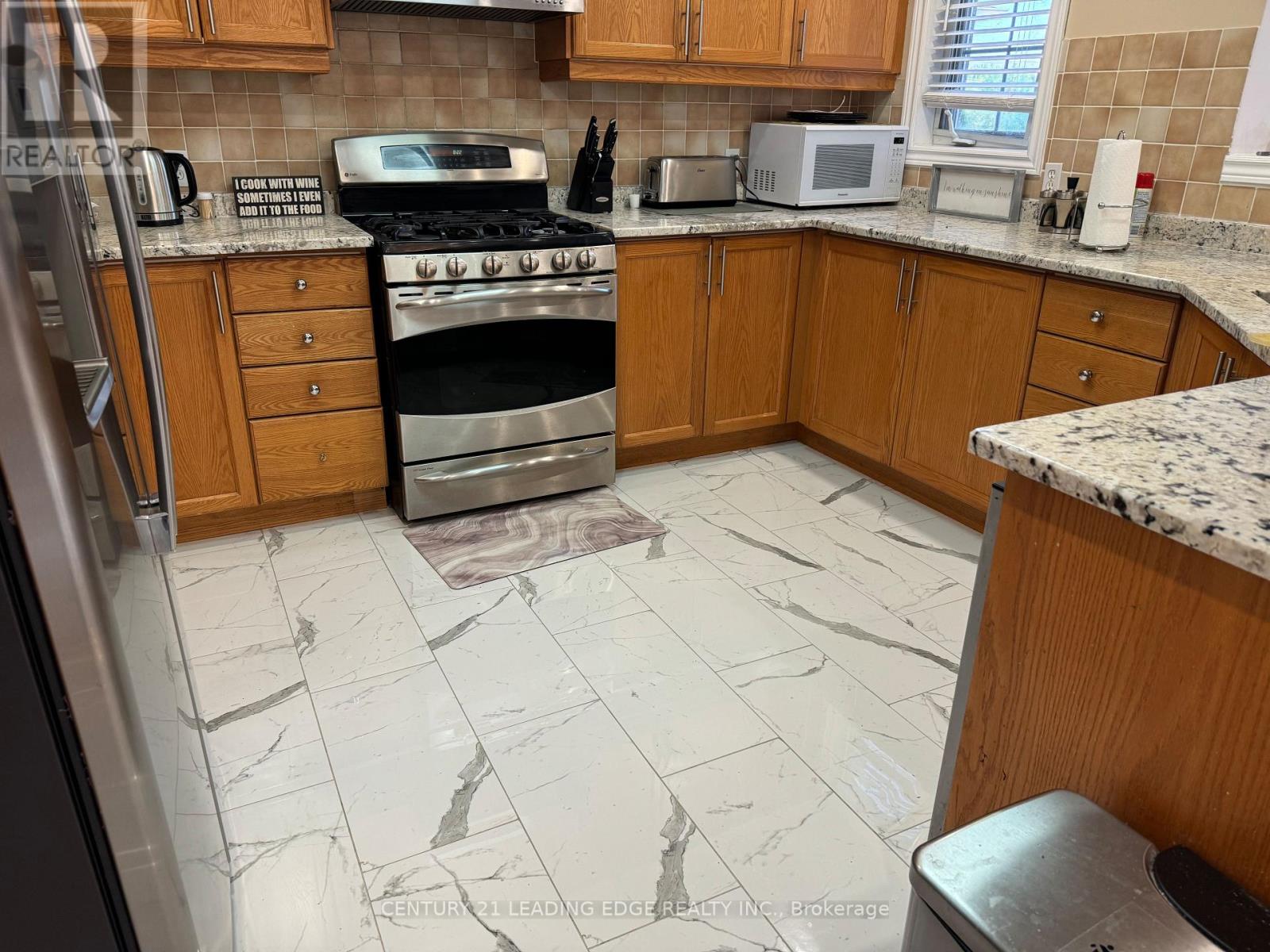 Main - 8 Woodcock Avenue, Ajax, Ontario L1T 4J5 - Photo 10 - E13453682