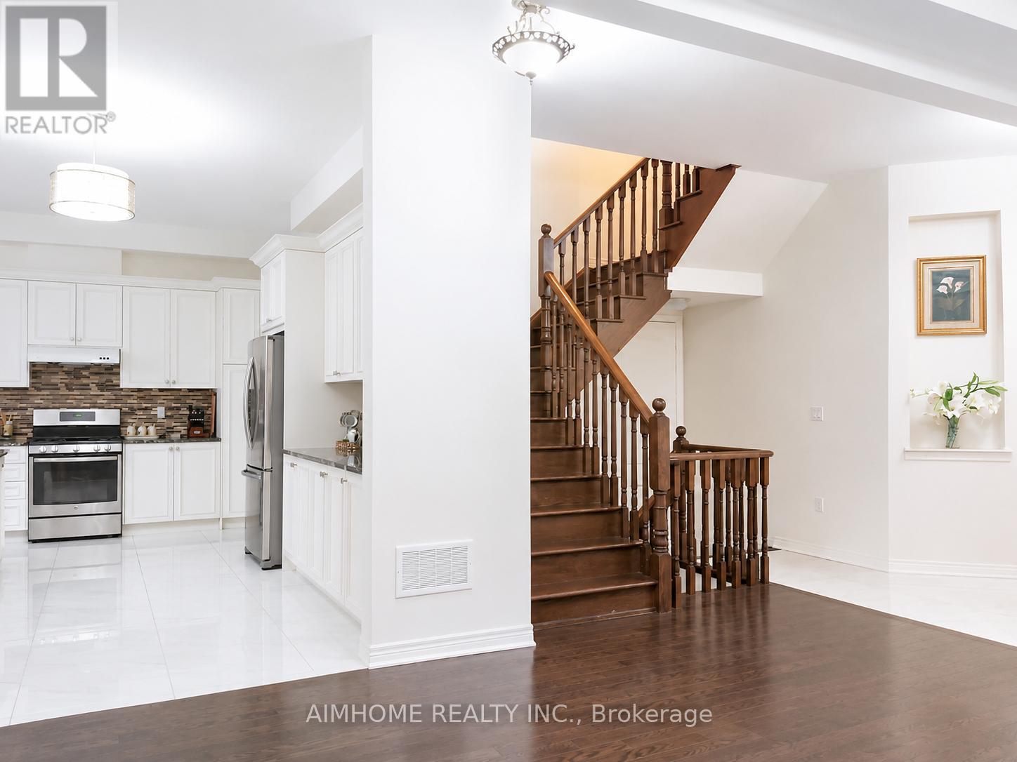 14 Dr Pearson Court, East Gwillimbury, Ontario  L9N 0L6 - Photo 4 - N13453662