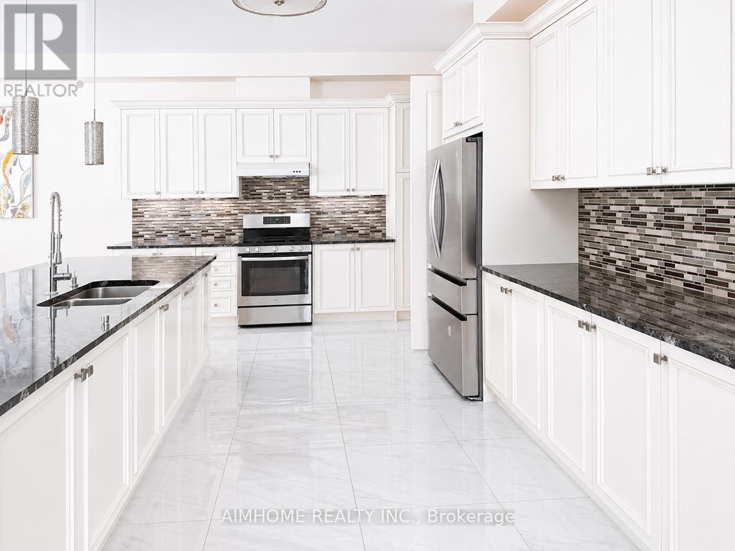 14 Dr Pearson Court, East Gwillimbury, Ontario  L9N 0L6 - Photo 7 - N13453662