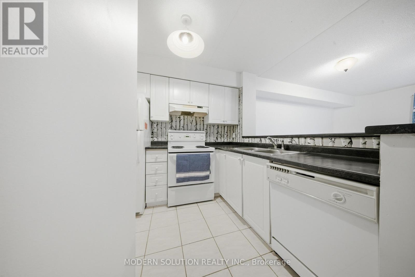 307 Mariners Way, Collingwood, Ontario L9Y 5C7 - Photo 9 - S13453604