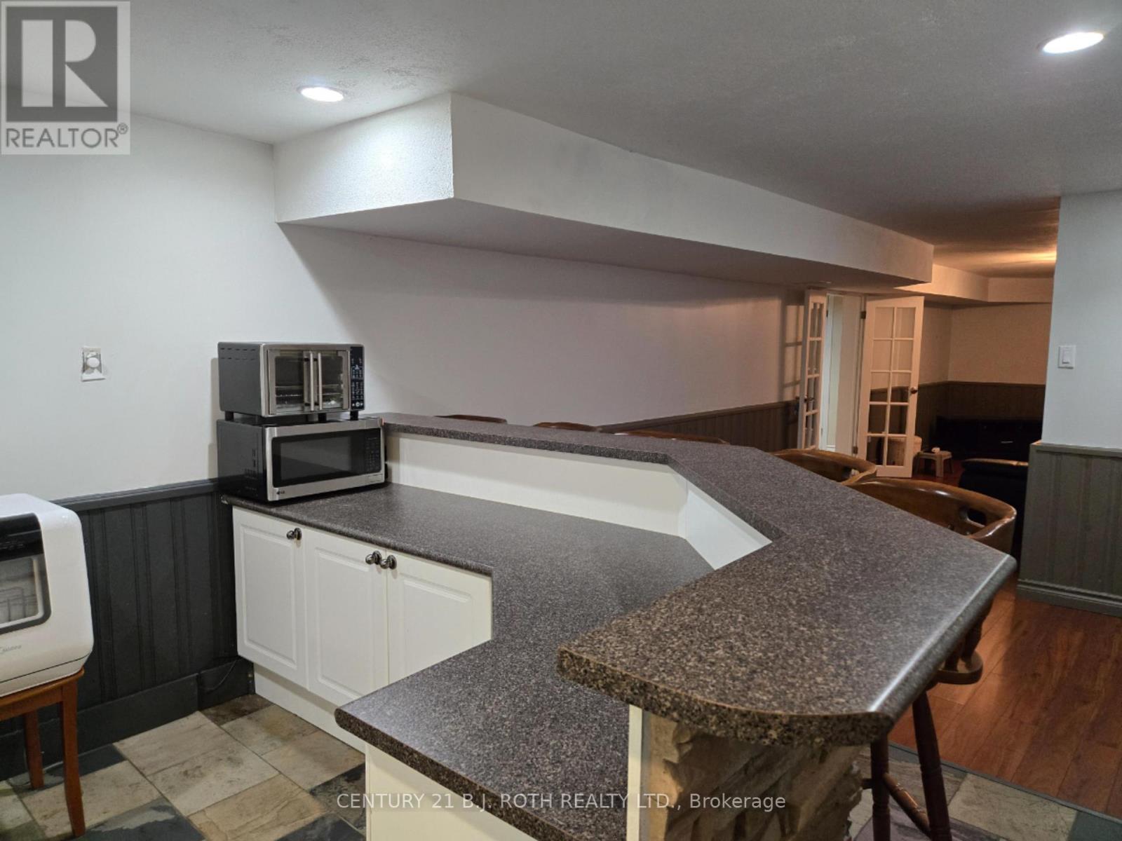 105 Chieftain Crescent, Barrie, Ontario  L4M 3C3 - Photo 3 - S13453666