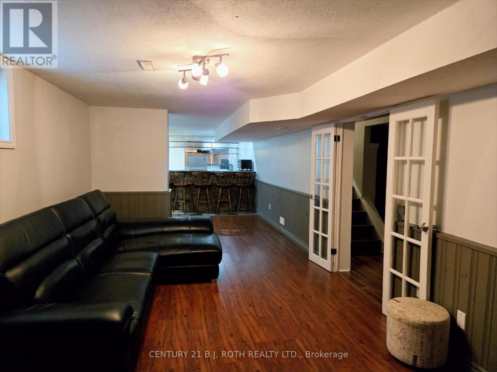 105 Chieftain Crescent, Barrie, Ontario  L4M 3C3 - Photo 7 - S13453666