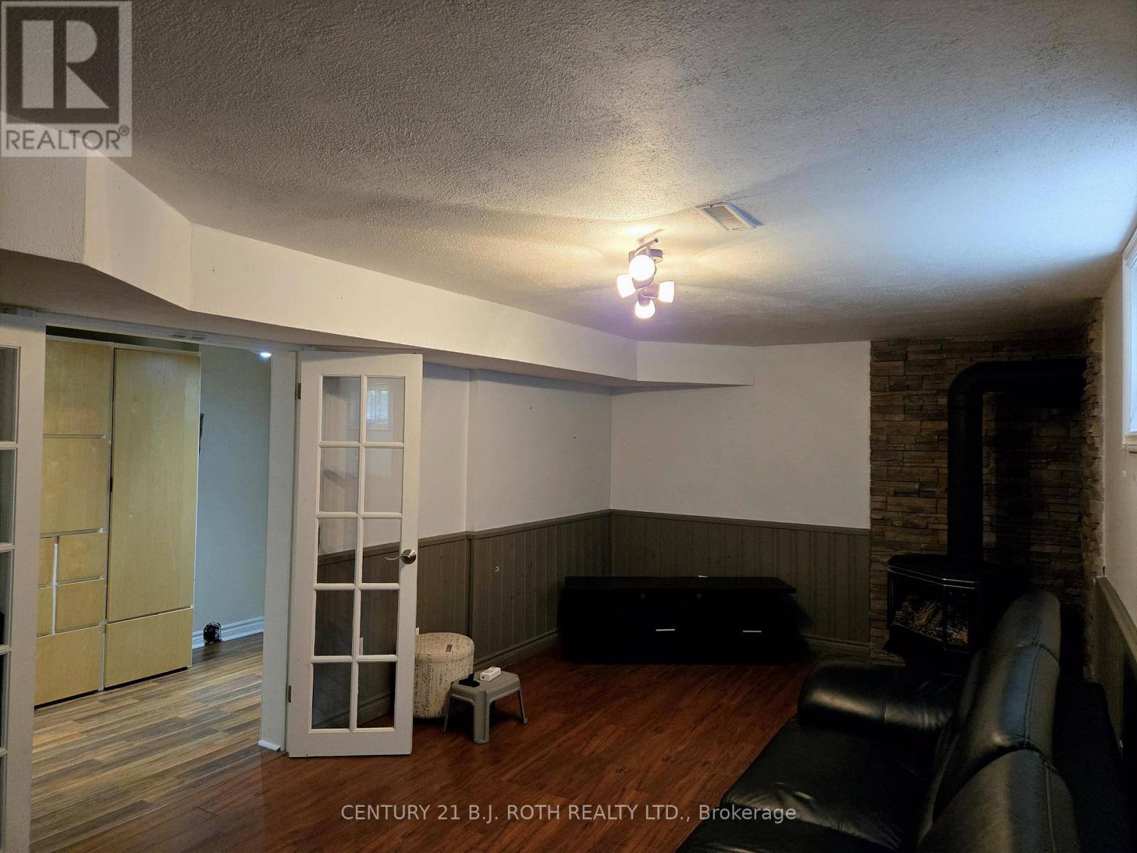105 Chieftain Crescent, Barrie, Ontario  L4M 3C3 - Photo 8 - S13453666