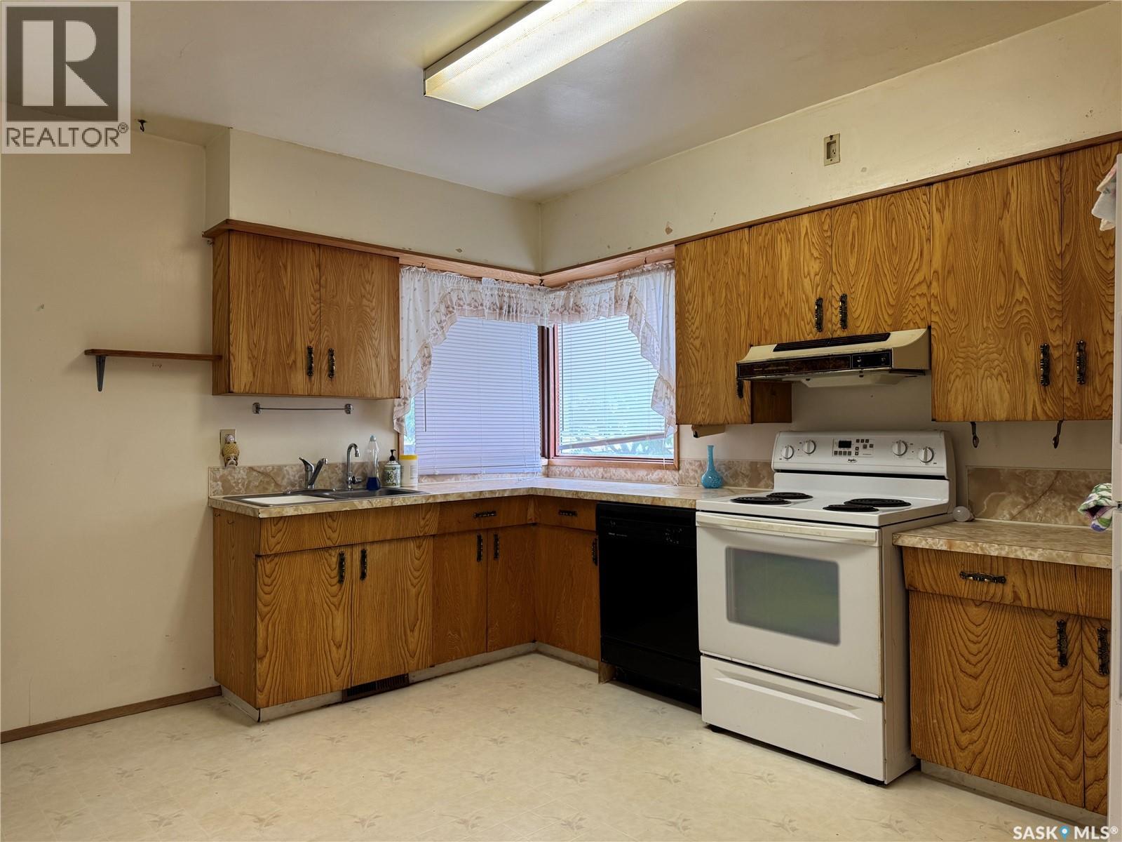 316 1st Street E, Wynyard, Saskatchewan S0A 4T0 - Photo 10 - SK039596