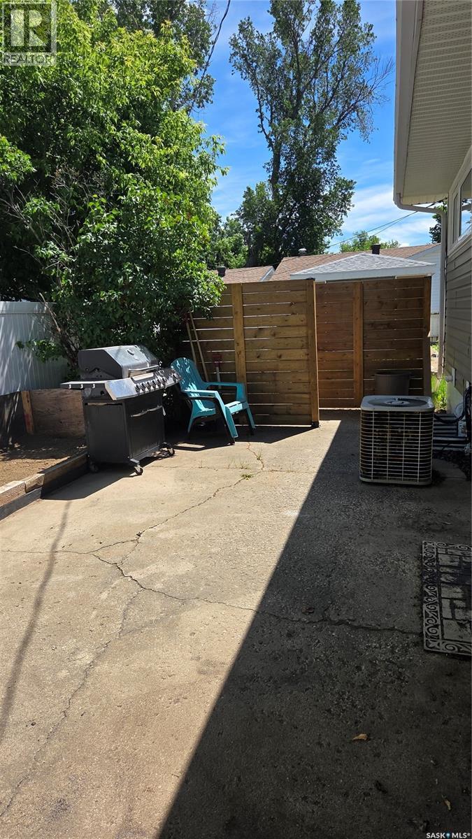 1151 Bogue Avenue, Moose Jaw, Saskatchewan S6H 4M4 - Photo 32 - SK039405