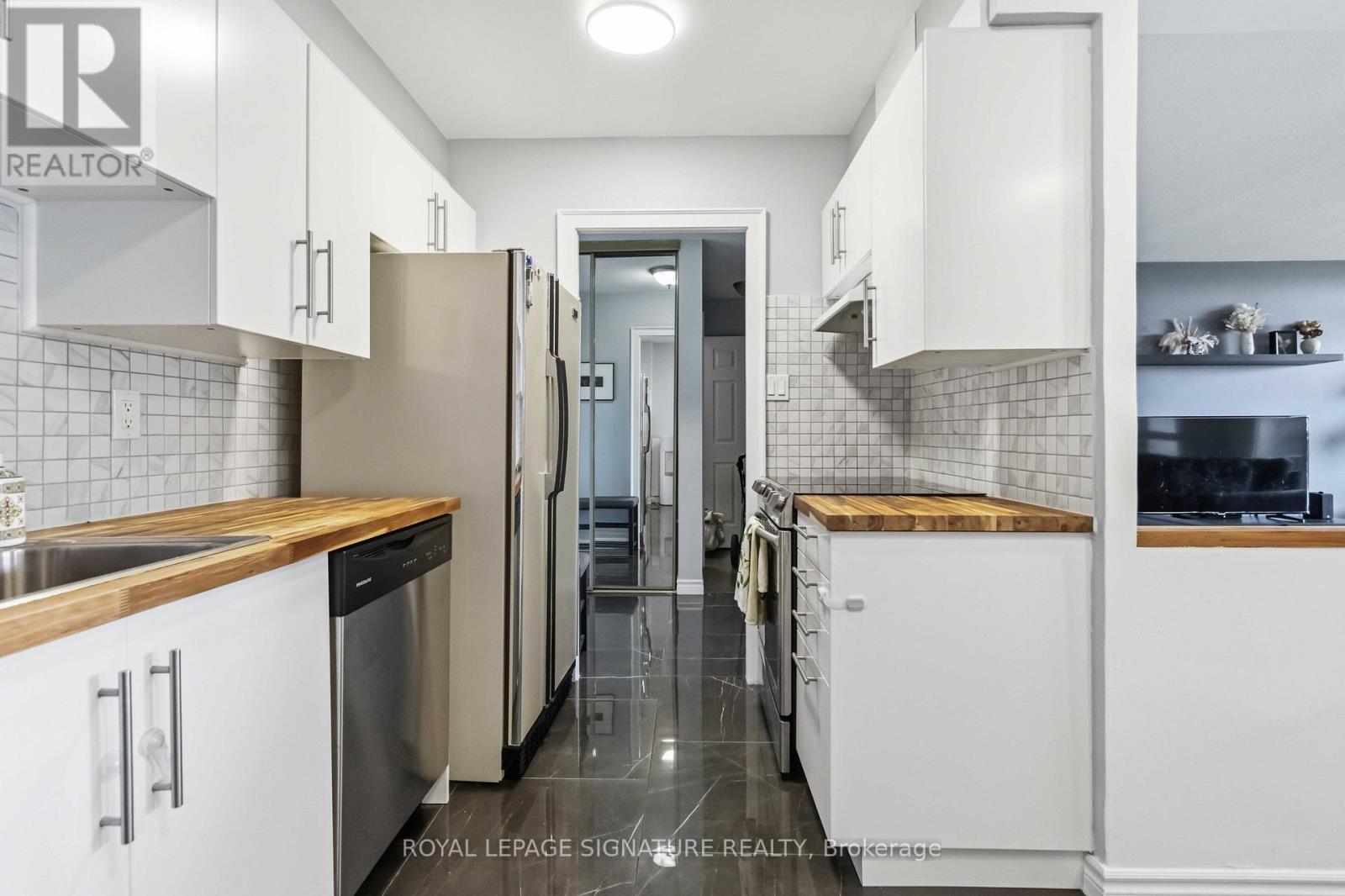 1403 - 85 Emmett Avenue, Toronto, Ontario  M6M 5A2 - Photo 11 - W13453588
