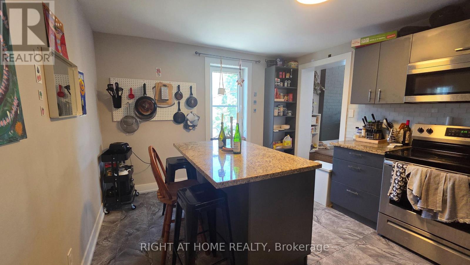 357 Keele Street, Toronto, Ontario  M6P 2K6 - Photo 3 - W13453612