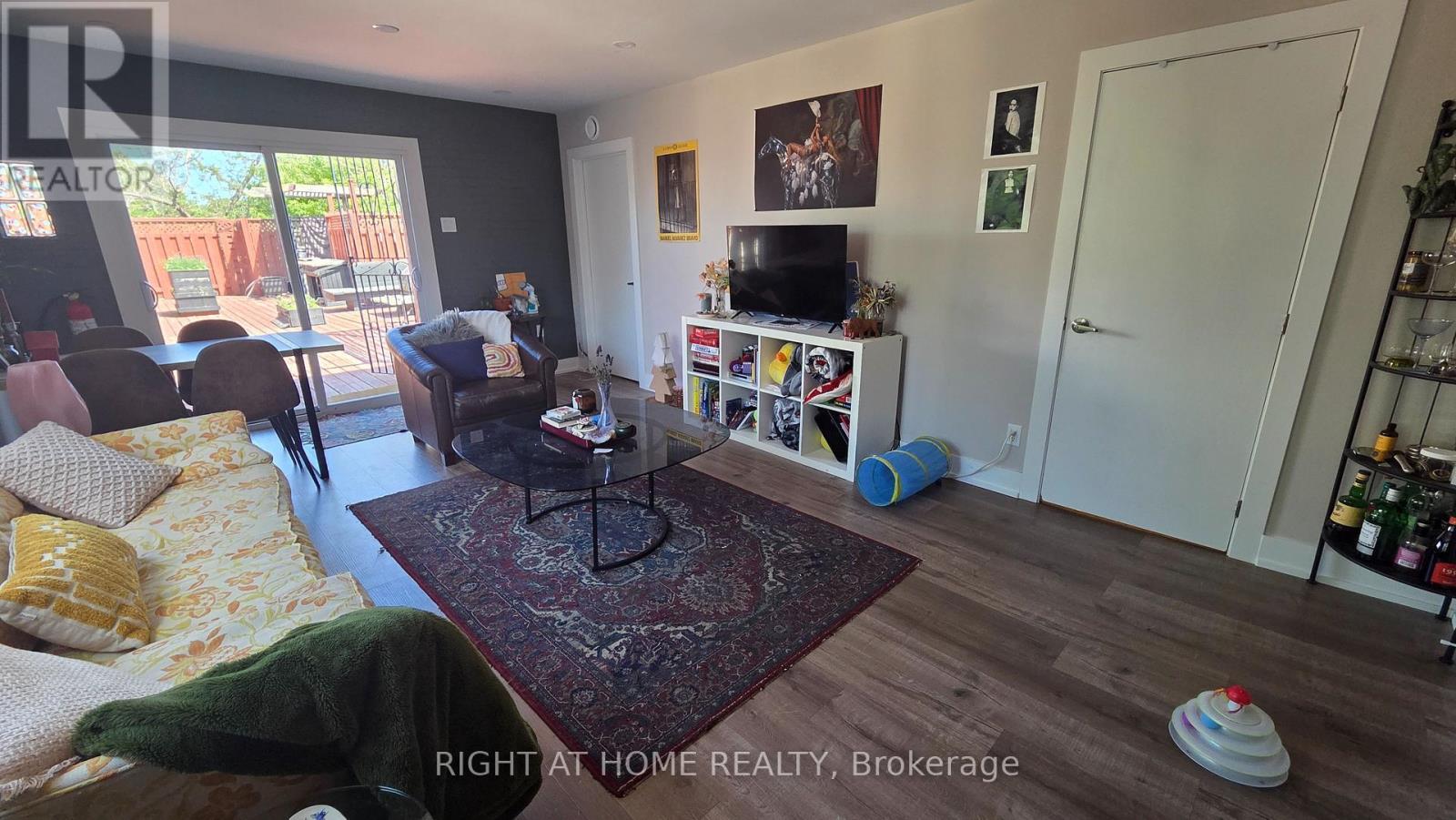 357 Keele Street, Toronto, Ontario  M6P 2K6 - Photo 4 - W13453612