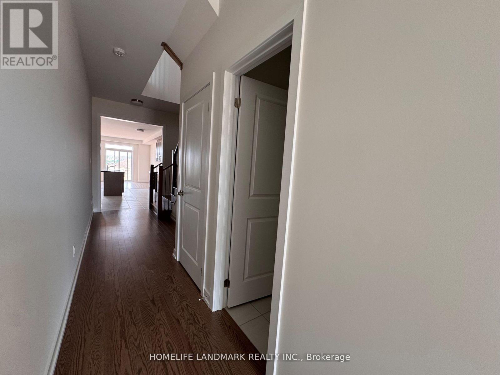 1172 Tanbark Avenue, Oakville, Ontario  L6H 8C4 - Photo 3 - W13453620