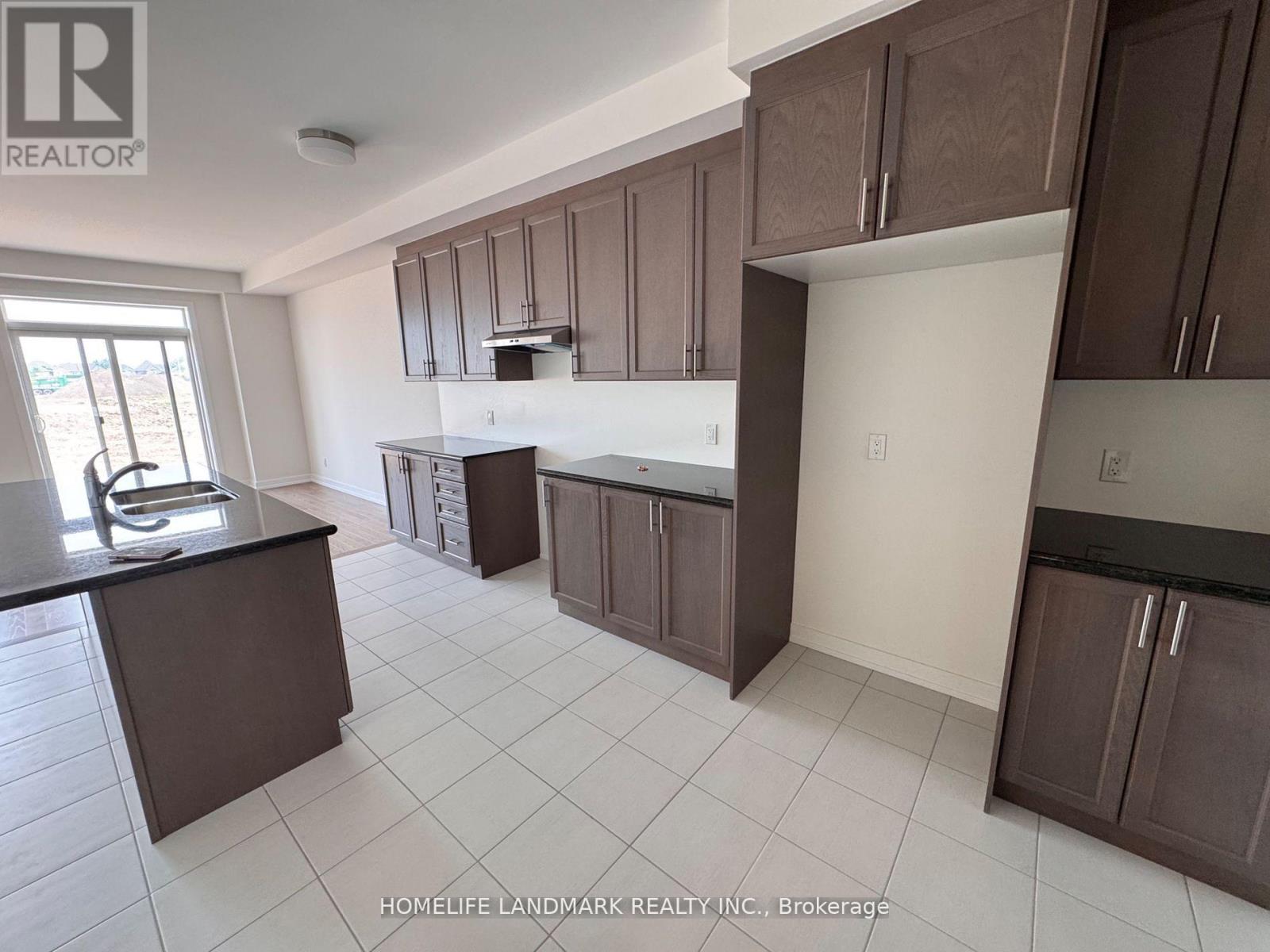 1172 Tanbark Avenue, Oakville, Ontario  L6H 8C4 - Photo 6 - W13453620