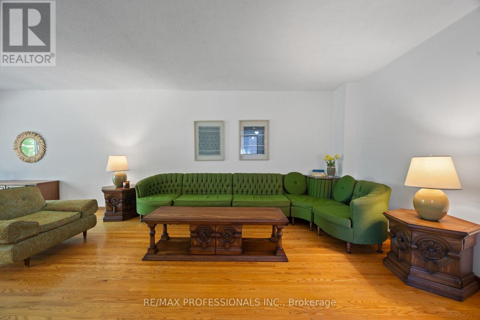12 Ormskirk Court, Toronto, Ontario  M6S 1B2 - Photo 9 - W13453658