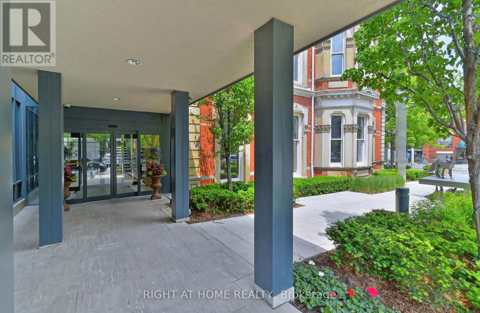 1405 - 28 Linden Street, Toronto, Ontario  M4Y 0A4 - Photo 10 - C12993670