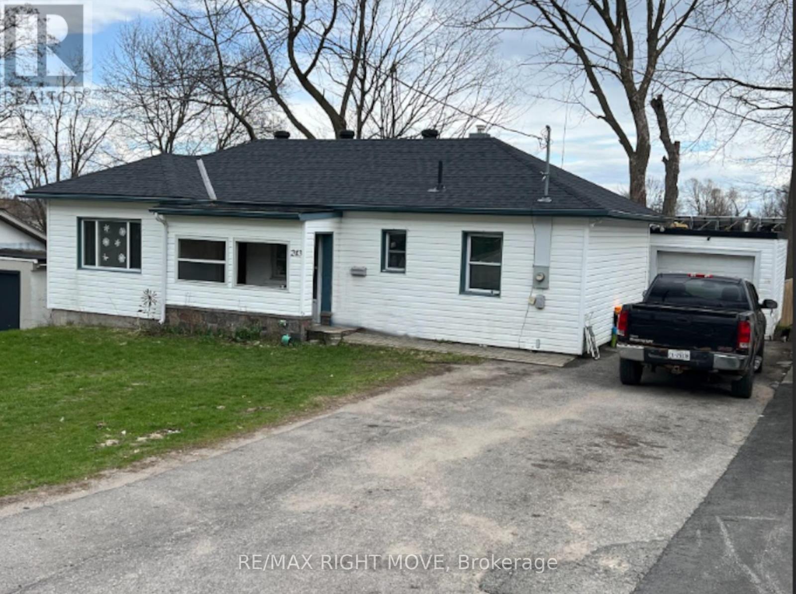 243 MCKINNELL STREET, Orillia, Ontario