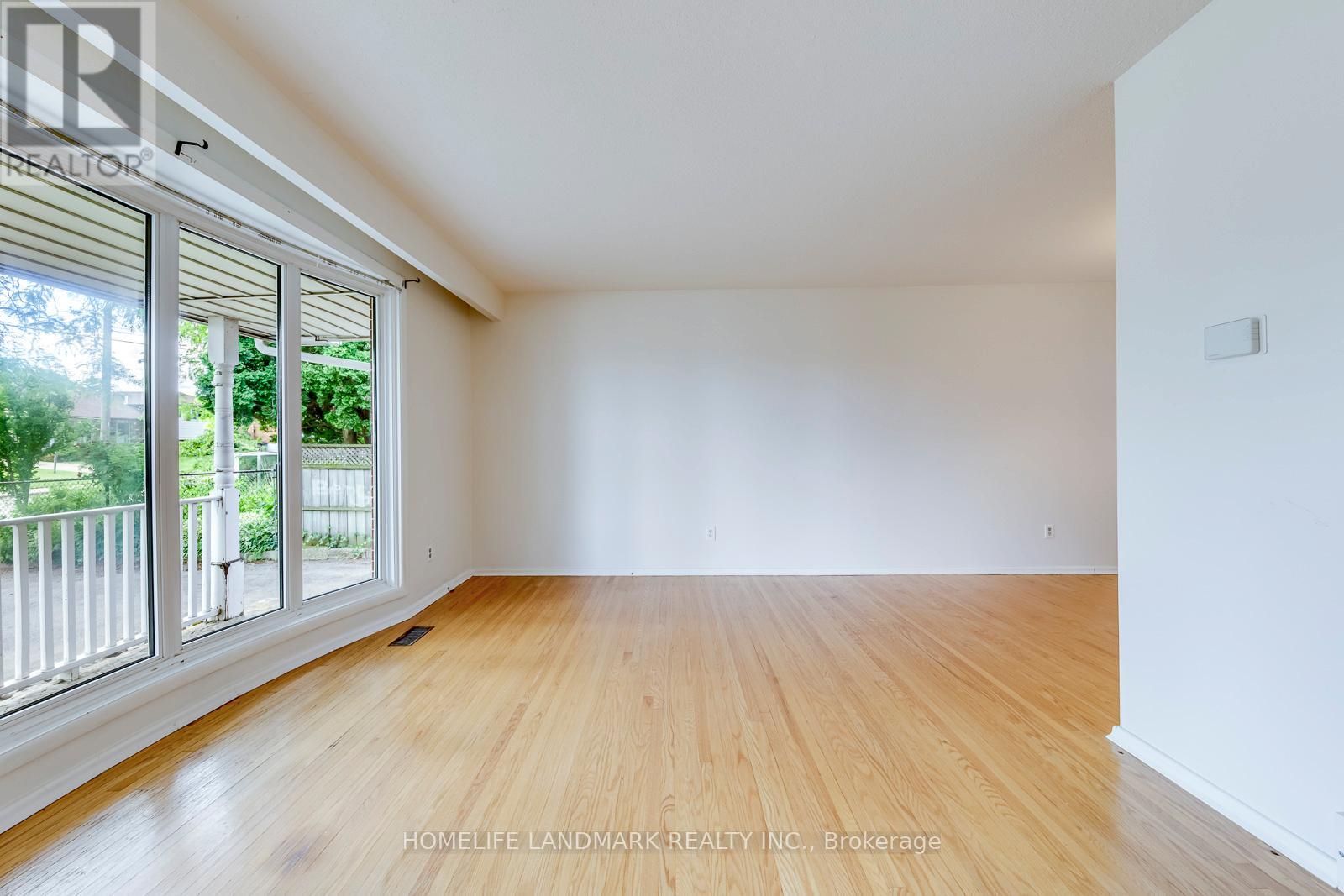 14 Lorraine Drive, Hamilton, Ontario  L8T 3R7 - Photo 5 - X13453574