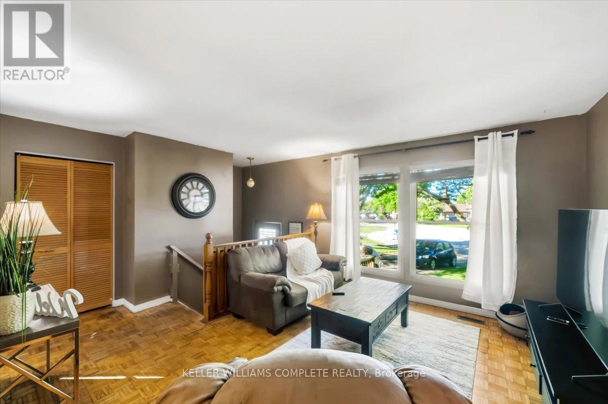 228 Golden Orchard Drive, Hamilton, Ontario  L9C 6J7 - Photo 4 - X13453592