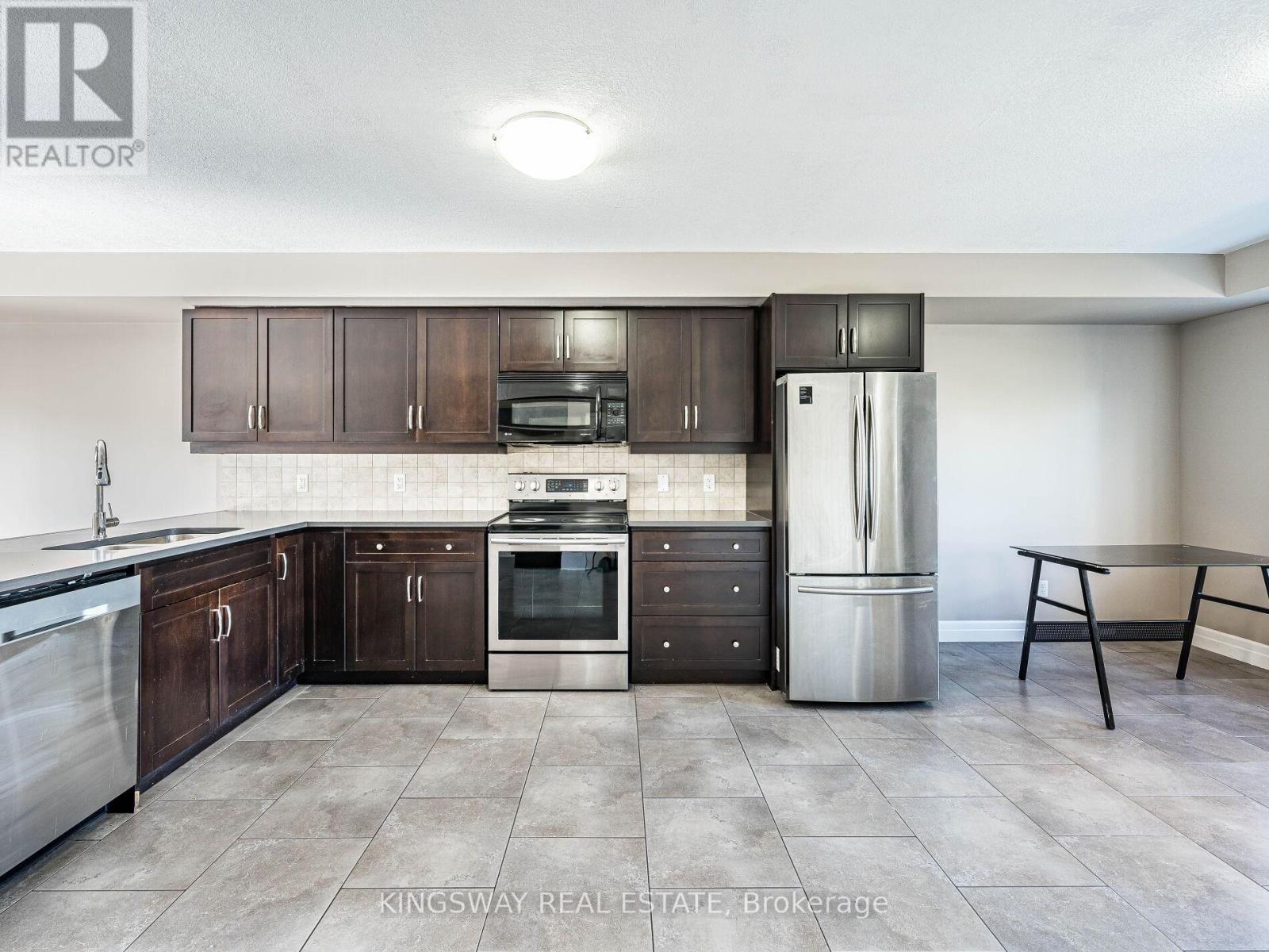15 - 275 Old Huron Road E, Kitchener, Ontario  N2R 1P9 - Photo 5 - X13453598