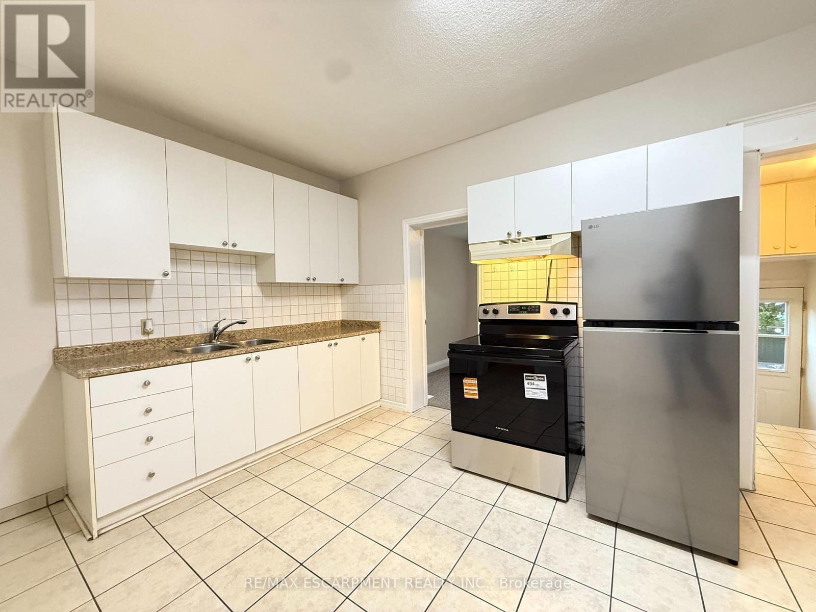 24 Somerset Avenue, Hamilton, Ontario  L8L 2L5 - Photo 8 - X13453684