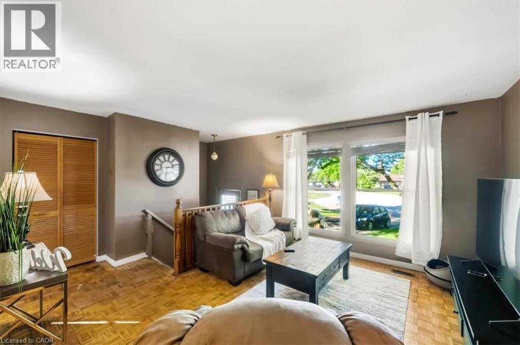 228 Golden Orchard Drive, Hamilton, Ontario  L9C 6J7 - Photo 4 - 40840196