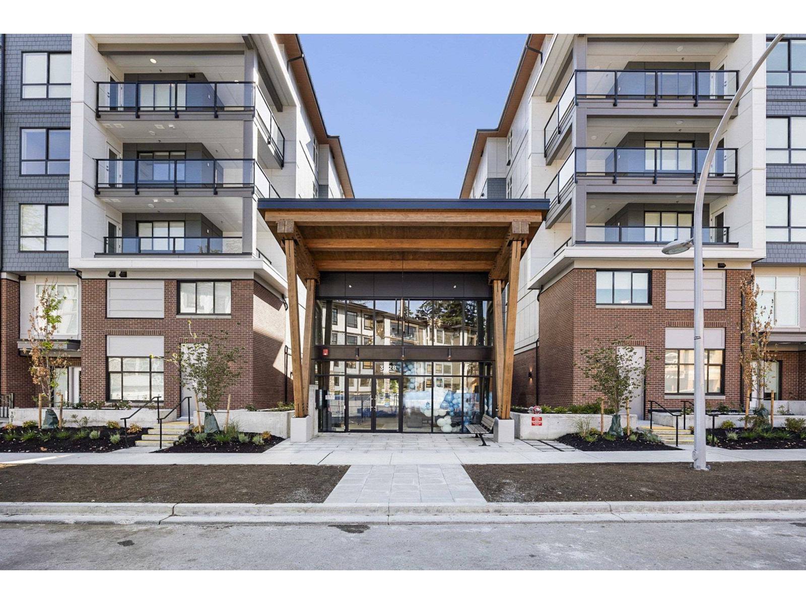 301 3528 146A STREET, surrey, British Columbia