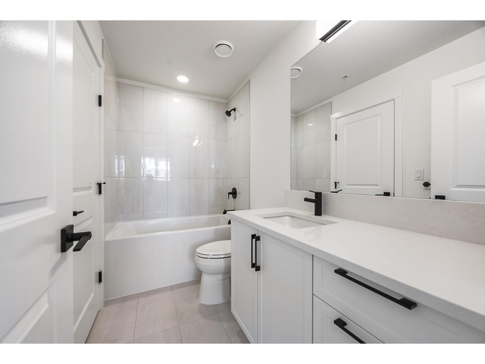 301 3528 146a Street, Surrey, British Columbia  V4P 0H4 - Photo 15 - R3136513
