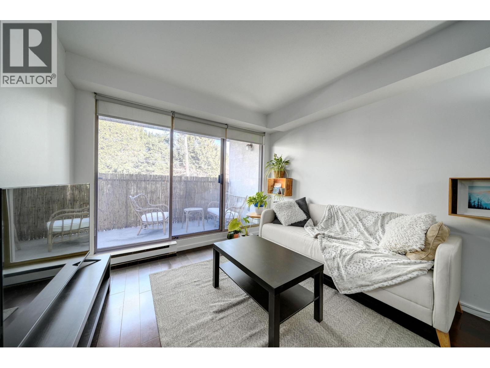 210 1099 E Broadway, Vancouver, British Columbia  V5T 1Y5 - Photo 2 - R3136784