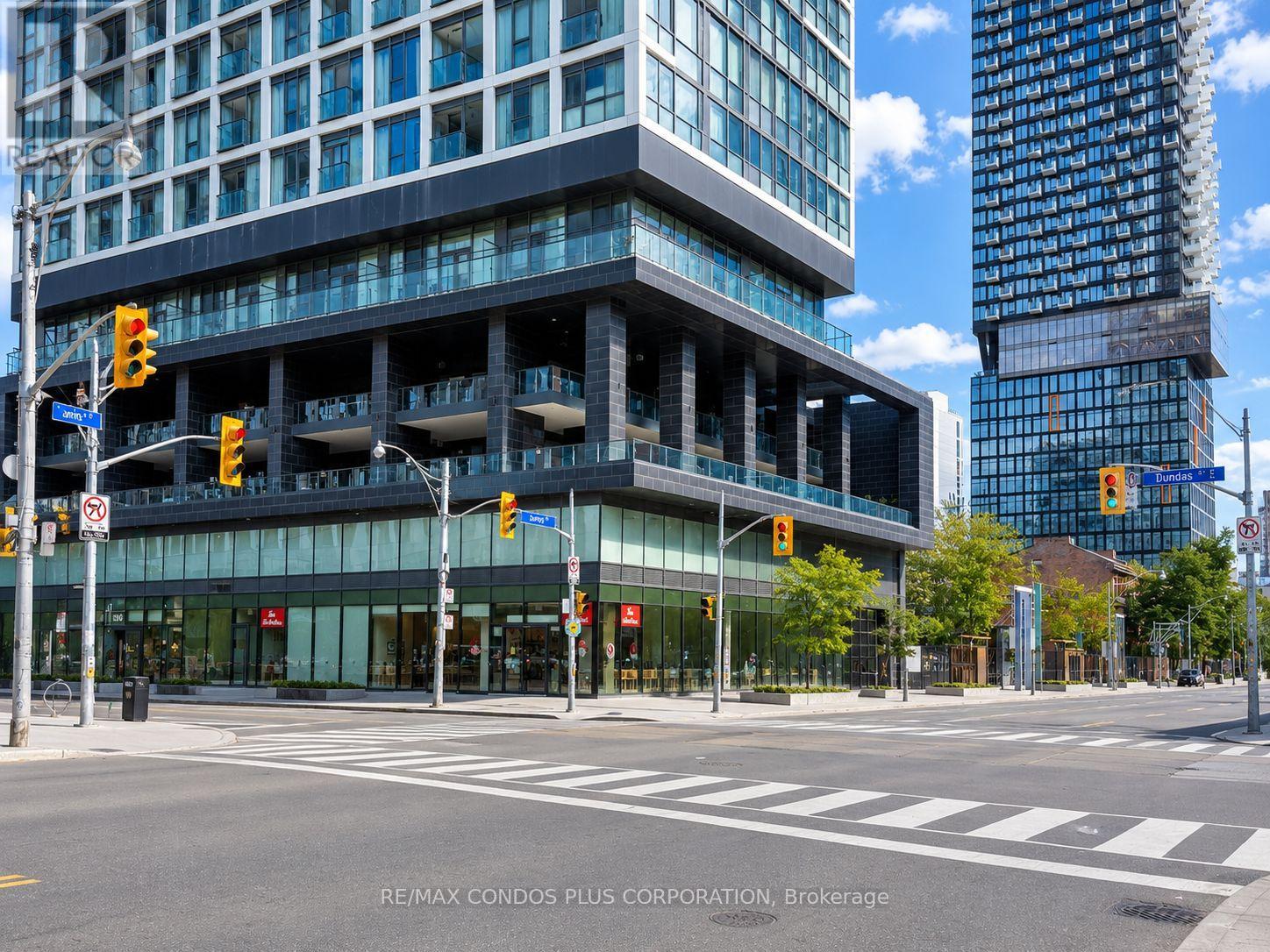 2215 - 181 Dundas Street E, Toronto, Ontario  M5A 0N5 - Photo 2 - C13453692