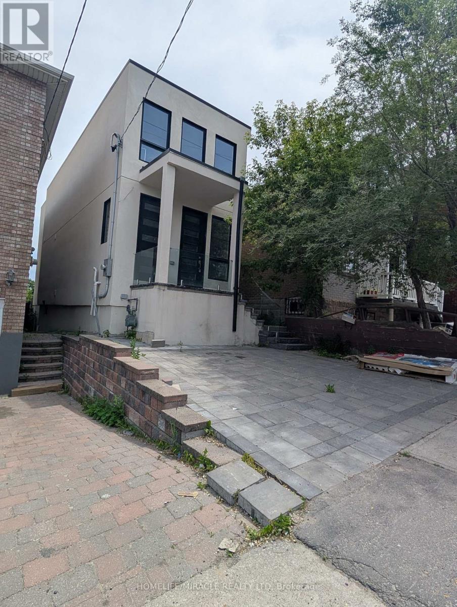 SECOND FLOOR - 2099 A DUFFERIN STREET, Toronto, Ontario