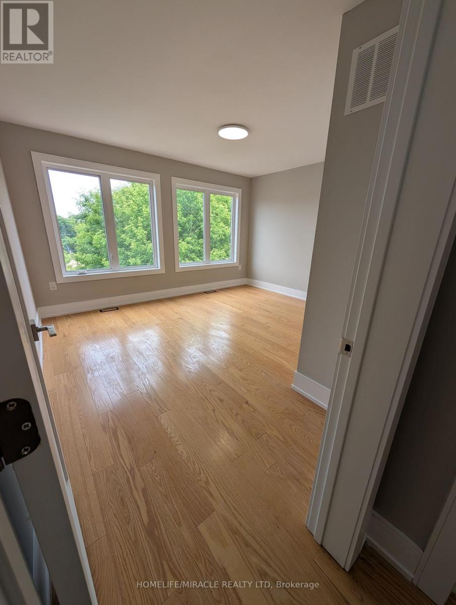 Second Floor - 2099 A Dufferin Street, Toronto, Ontario  M6E 3R3 - Photo 13 - C13453714