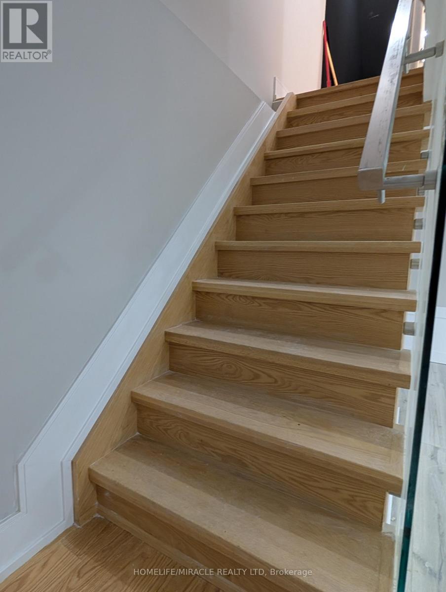 Second Floor - 2099 A Dufferin Street, Toronto, Ontario  M6E 3R3 - Photo 16 - C13453714