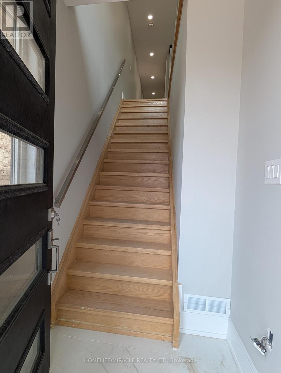 Second Floor - 2099 A Dufferin Street, Toronto, Ontario  M6E 3R3 - Photo 19 - C13453714