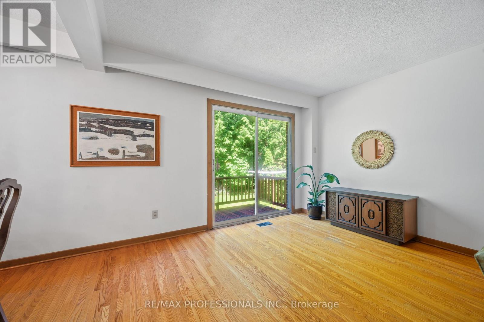 12 Ormskirk Court, Toronto, Ontario  M6S 1B2 - Photo 12 - W13453658