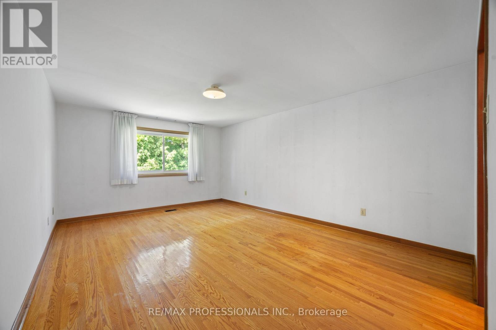 12 Ormskirk Court, Toronto, Ontario  M6S 1B2 - Photo 25 - W13453658