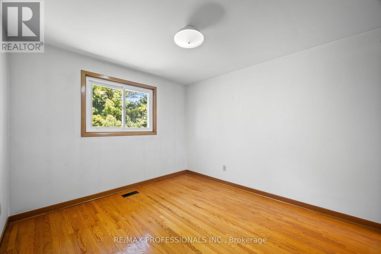 12 Ormskirk Court, Toronto, Ontario  M6S 1B2 - Photo 36 - W13453658