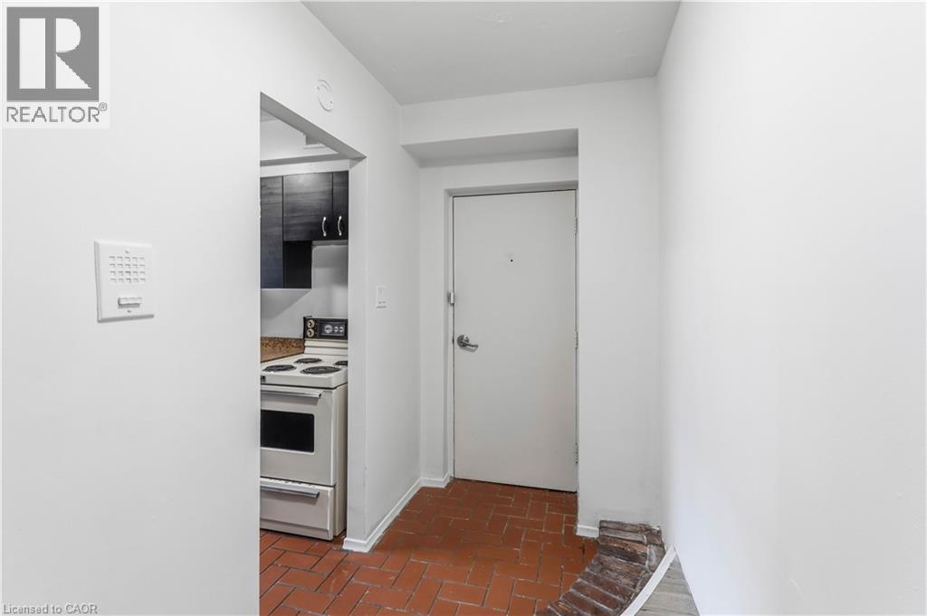 269 Parkdale Avenue N Unit# 303, Hamilton, Ontario  L8H 5X6 - Photo 5 - 40838725