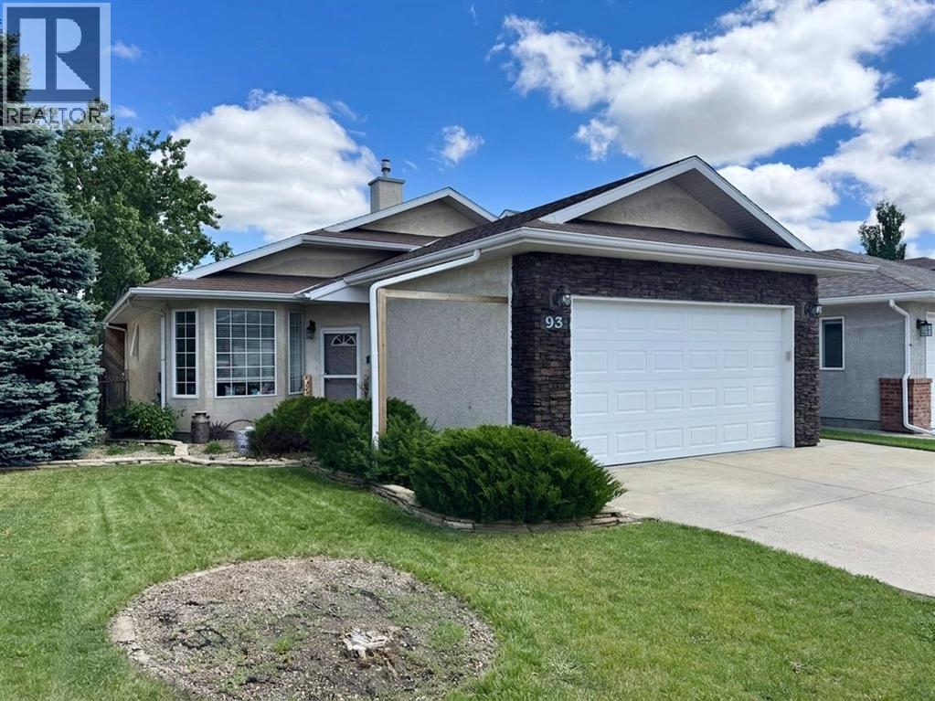 93 Heritage Crescent W, Lethbridge, Alberta  T1K 6X2 - Photo 1 - A2317590