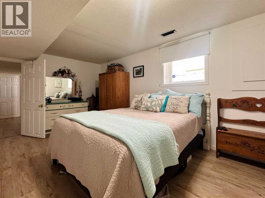 93 Heritage Crescent W, Lethbridge, Alberta  T1K 6X2 - Photo 40 - A2317590