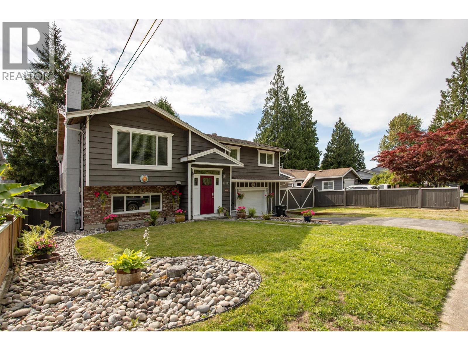 12115 Blakely Road, Pitt Meadows, British Columbia  V3Y 1J3 - Photo 2 - R3136326