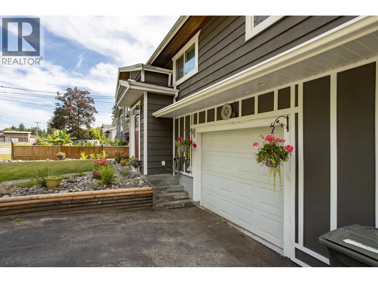 12115 Blakely Road, Pitt Meadows, British Columbia  V3Y 1J3 - Photo 3 - R3136326
