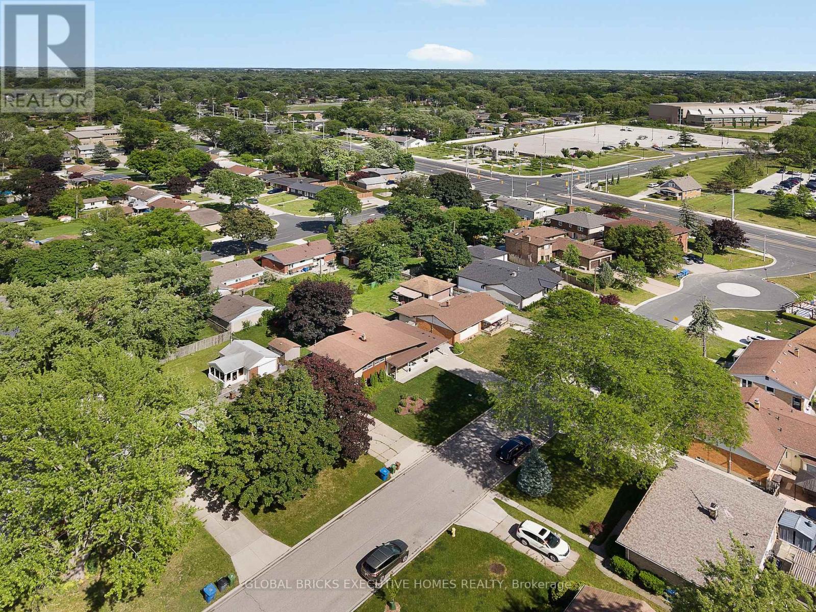 3680 Roxborough Boulevard, Windsor, Ontario N9E 3A2 - Photo 11 - X13453686