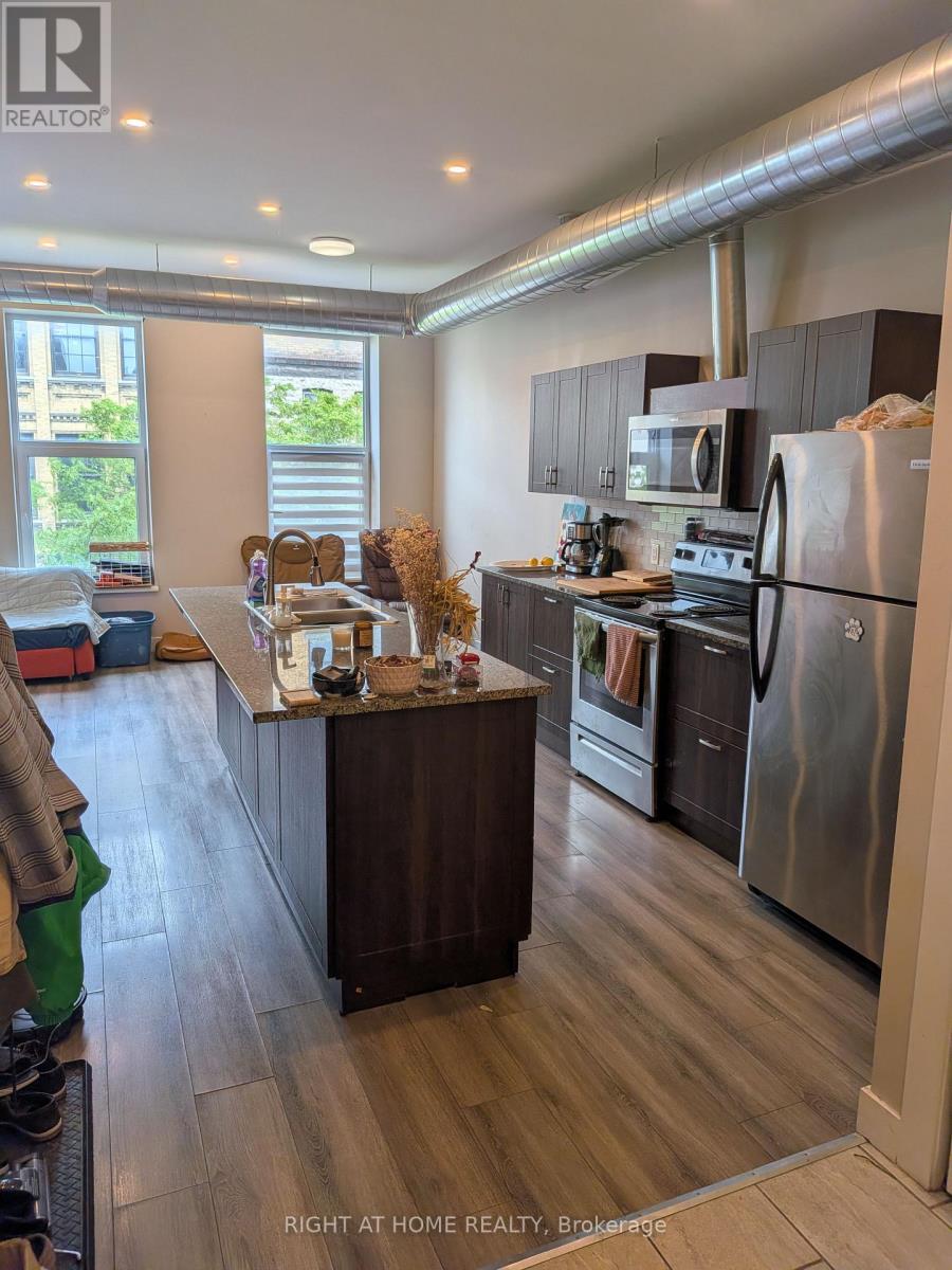 4 - 53.5 KING STREET W, Brockville, Ontario