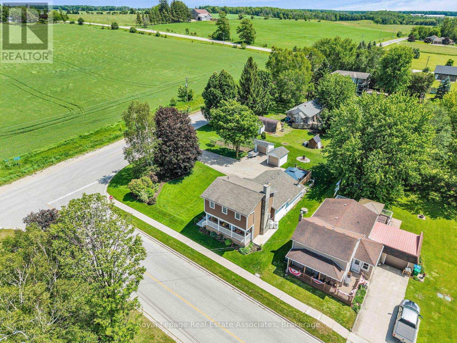 117 Helena Street, West Grey, Ontario  N0G 1C0 - Photo 3 - X13453724