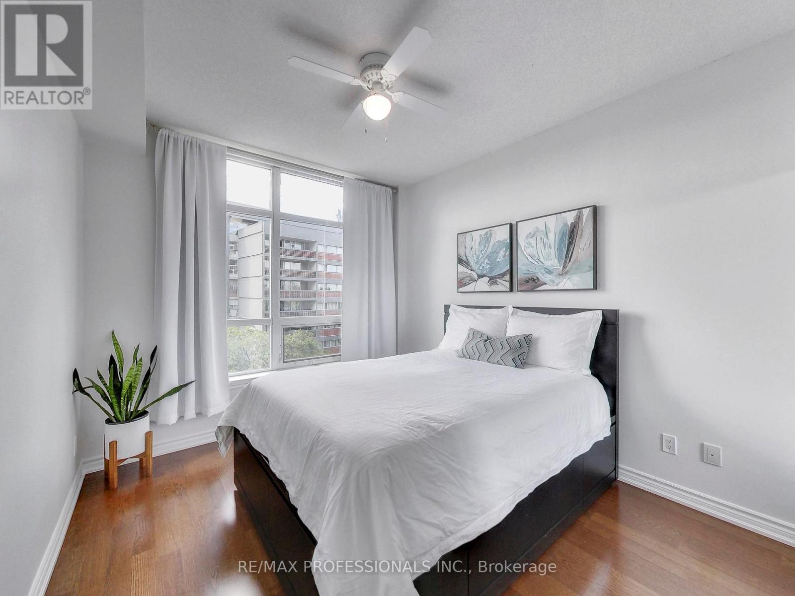 711 - 1135 Royal York Road, Toronto, Ontario  M9A 0C3 - Photo 18 - W13453394