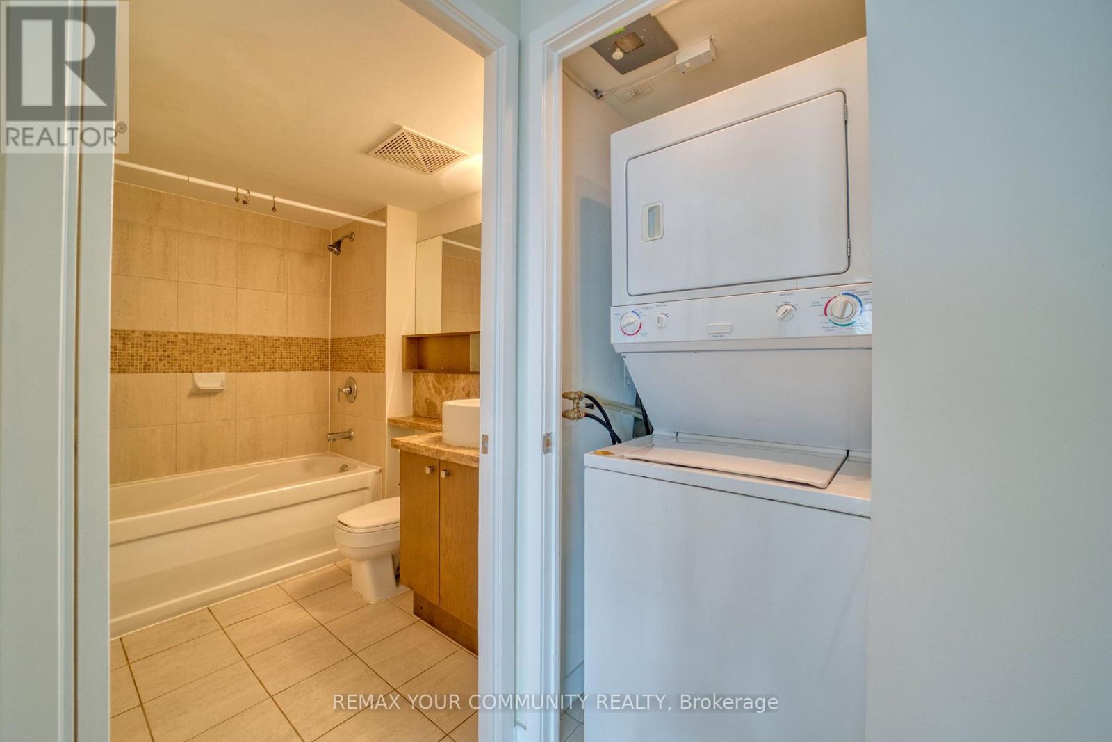 2809 - 11 Brunel Court, Toronto, Ontario  M5V 3Y3 - Photo 15 - C13453768