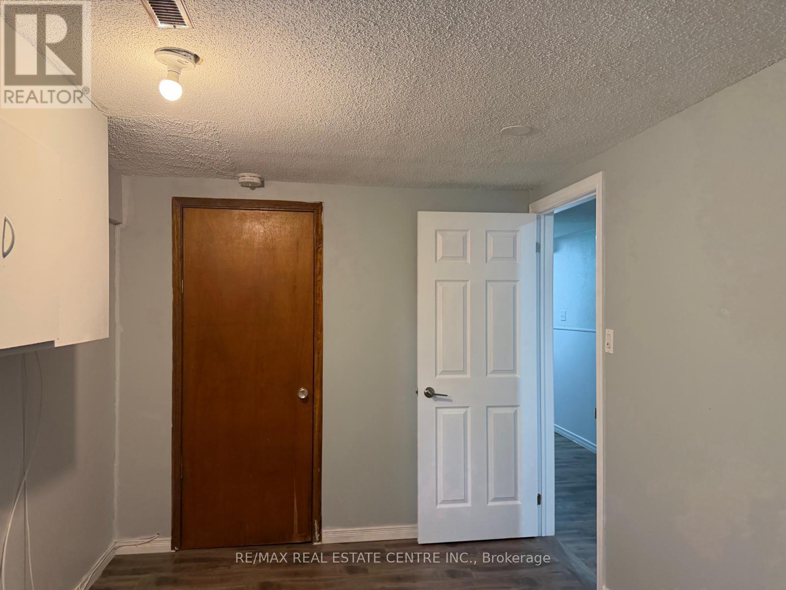33 Prouse Drive, Brampton, Ontario  L6V 3A3 - Photo 11 - W13427356