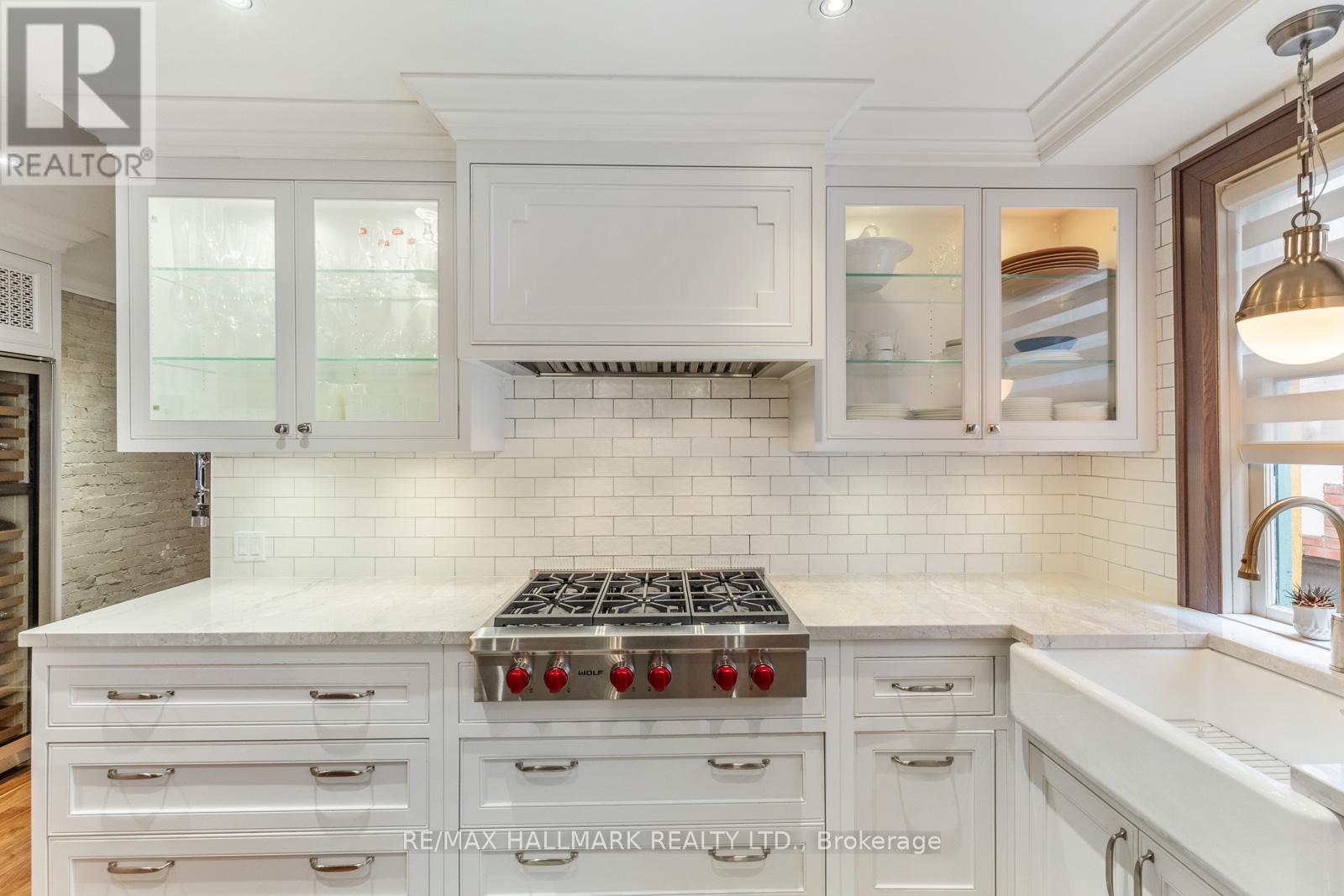 Main - 24 Hammersmith Avenue, Toronto, Ontario M4E 2W4 - Photo 15 - E13453736
